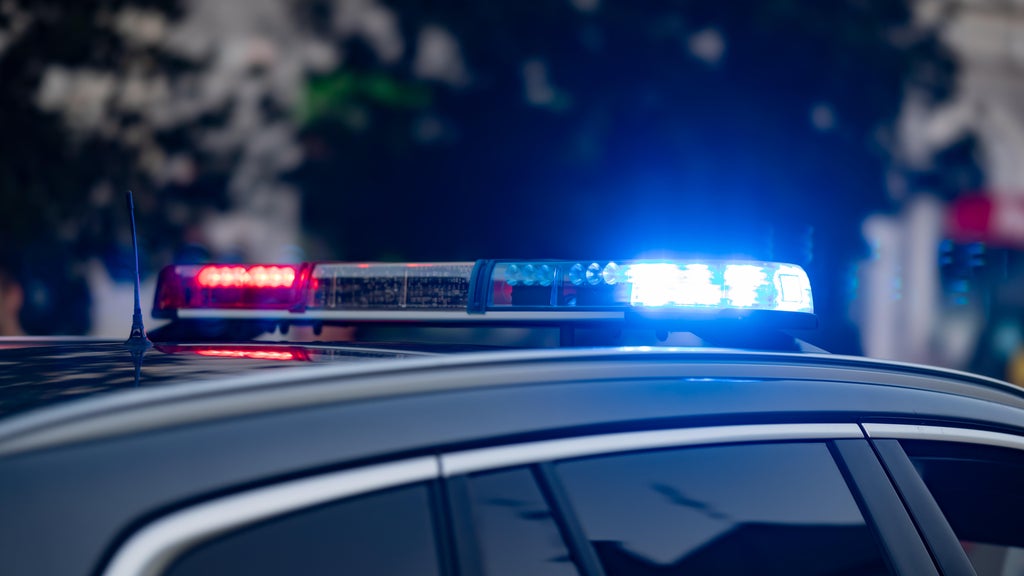 Shelter-in-place issued in Burnsville after shooting injures 1 — WCCO / CBS Minnesota, Shoreview Community news