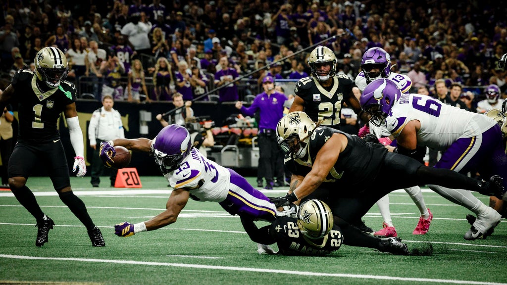Jefferson, Jones, Murray all produce to help the unbeaten Vikings top Saints 23-13 โ WCCO / CBS Minnesota, Shoreview Sports news