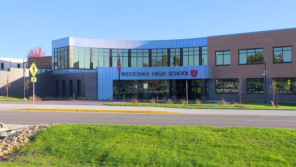Westonka schools develop AI policymaking group to prepare for evolving technology — WCCO / CBS Minnesota, Shoreview Technology news