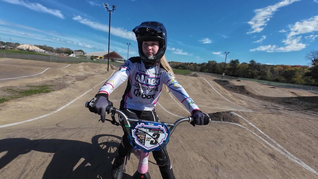 Woodbury BMX world champion continues to outpace competition at 14 — WCCO / CBS Minnesota, Shoreview Schools news