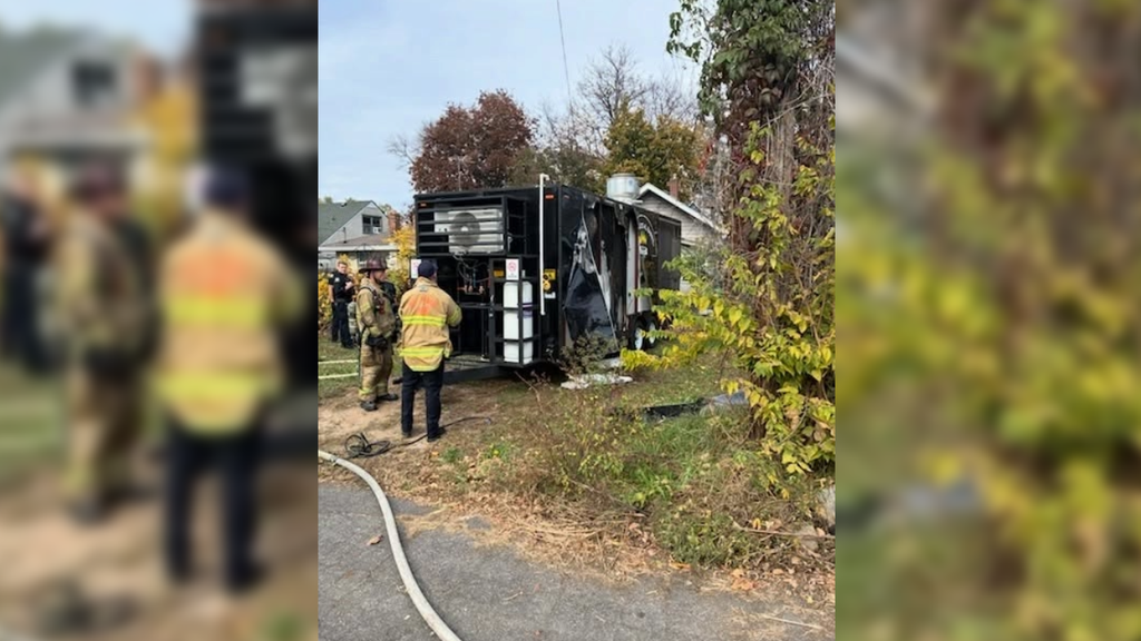 3 adults hospitalized after fire at food truck on St. Paul's east side — WCCO / CBS Minnesota, Shoreview Dining news