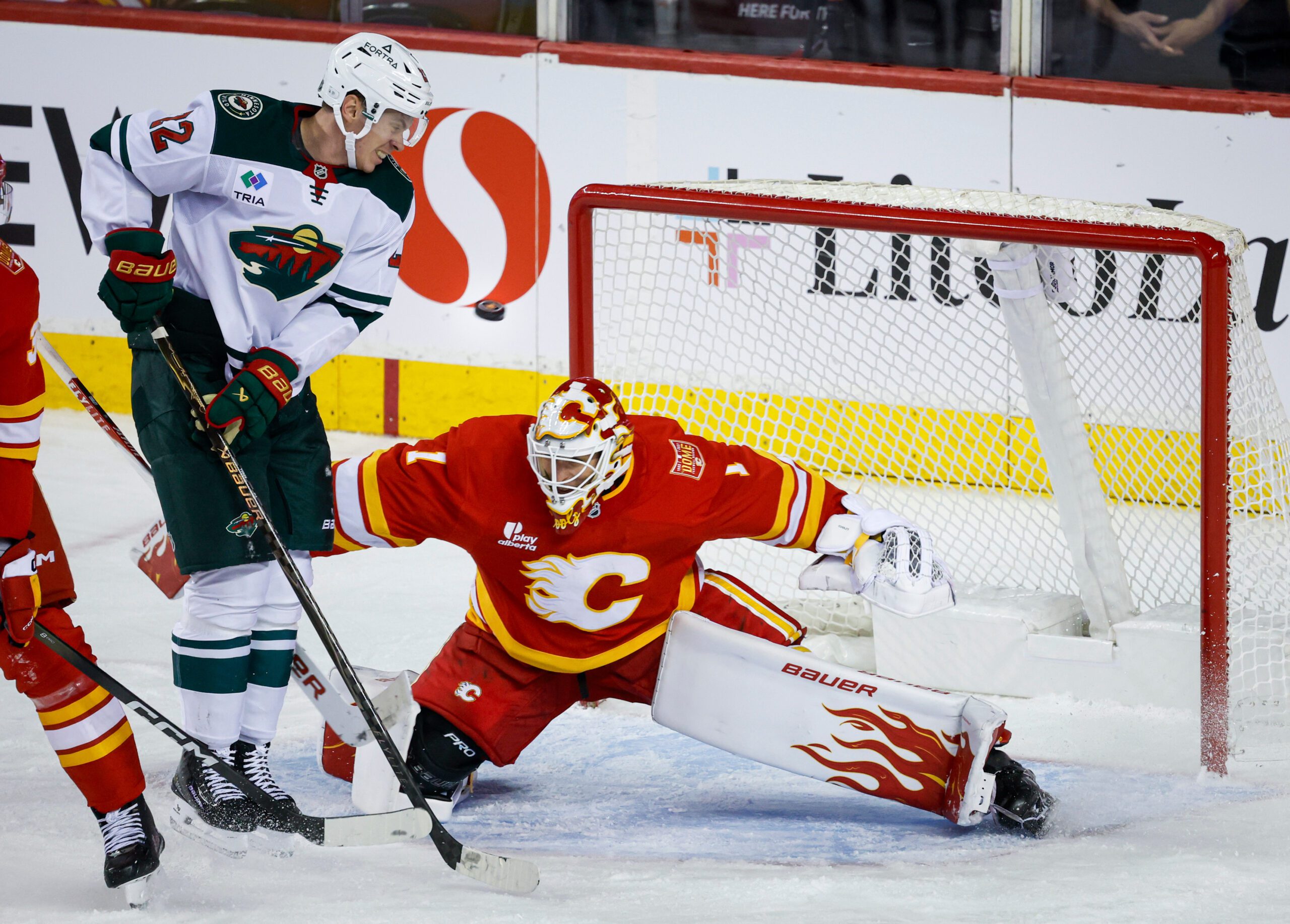 Cooley makes 36 saves in the Flames’ 2-1 victory over the Wild — KSTP 5, Shoreview Sports news