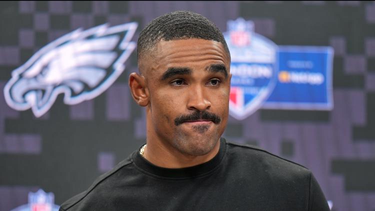 Eagles QB Jalen Hurts sidelined indefinitely with blood clots that could cost him the season — KARE 11 Sports, Shoreview Sports news