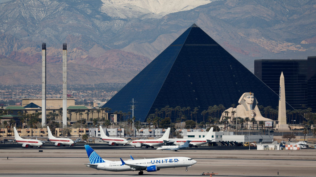 Flight rerouted after passenger threatened to hijack plane — Shoreview Community news