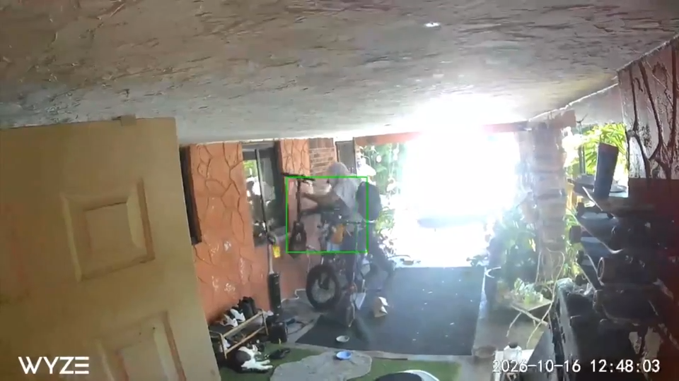 Investigators search for man caught on camera stealing an e-bike from a Fort Lauderdale home — WSVN 7 Broward, Shoreview Community news